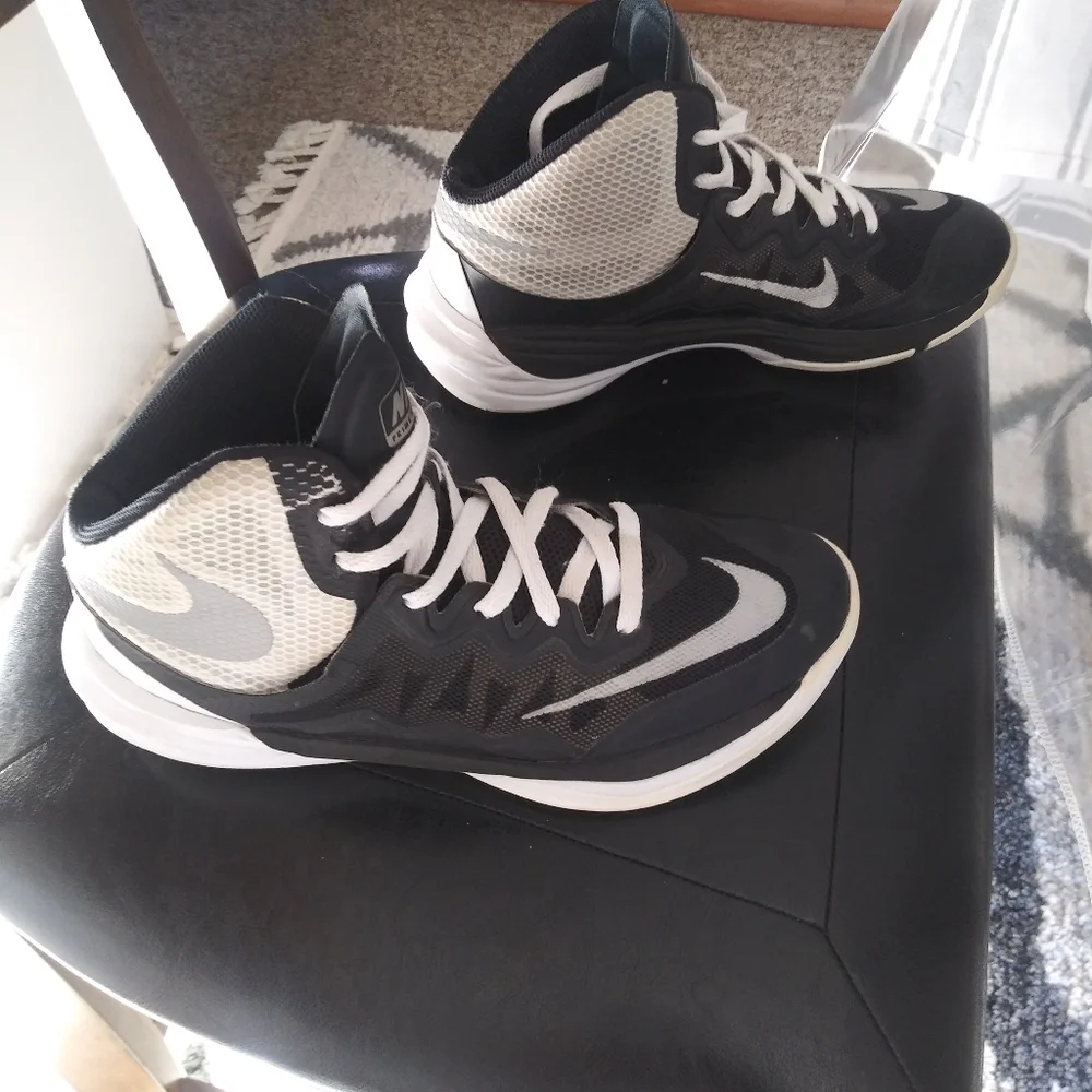 Nike sneakers - Picture 3 of 4